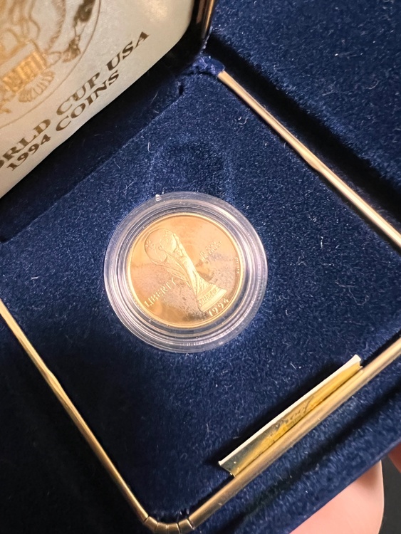 1994年 W杯 アメリカ大会記念 5ドル金貨 プルーフ（証明書・ケース付）（金・貴金属）の商品画像 - 査定依頼日：2026年3月18日 - 最高査定価格：200,000円