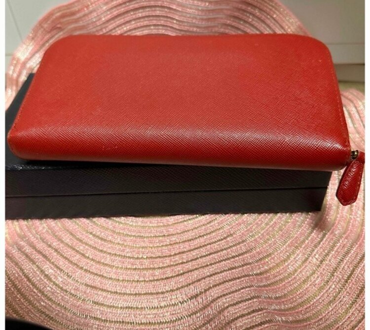 不明（ブランド財布・小物）の商品画像 - 査定依頼日：2025年4月11日 - 最高査定価格：2,000円