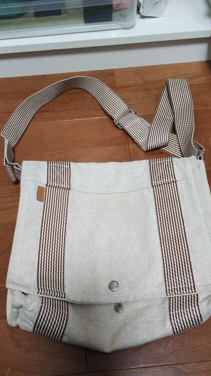 バサス斜めがけ（ブランドバッグ）の商品画像 - 査定依頼日：2025年5月23日 - 最高査定価格：25,000円