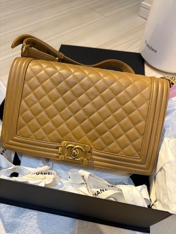 ボーイシャネルショルダーバッグ（ブランドバッグ）の商品画像 - 査定依頼日：2026年3月9日 - 最高査定価格：400,000円