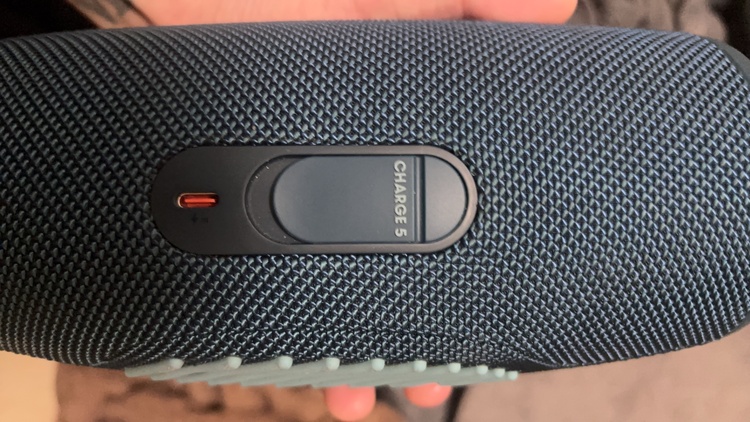 jblcharge5（オーディオ・スピーカー）の商品画像 - 査定依頼日：2026年1月4日 - 最高査定価格：100,000円