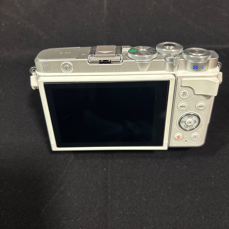 PEN E-P7（カメラ）の商品画像 - 査定依頼日：2026年1月21日 - 最高査定価格：64,000円