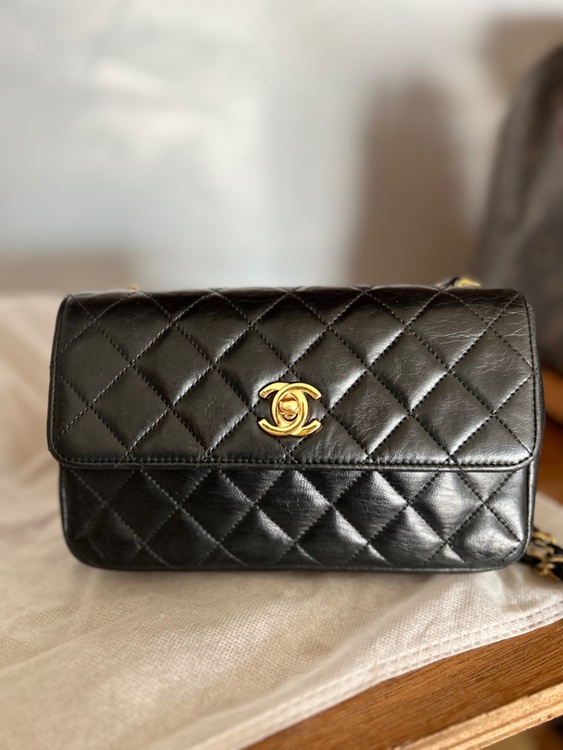 ミニマトラッセ　チェーンショルダー（ブランドバッグ）の商品画像 - 査定依頼日：2026年1月30日 - 最高査定価格：350,000円