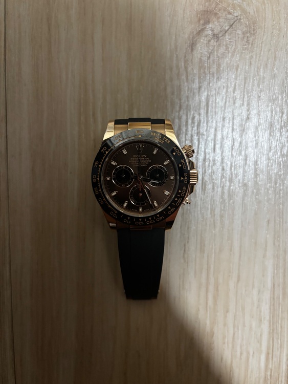 ロレックス デイトナ 116515LN（高級時計）の商品画像 - 査定依頼日：2025年11月20日 - 最高査定価格：6,800,000円