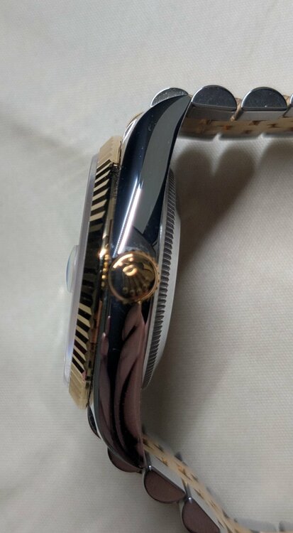 Rolex デイトジャスト 36 126233 YG フルーテッドモチーフ文字盤（高級時計）の商品画像 - 査定依頼日：2026年5月9日 - 最高査定価格：2,150,000円