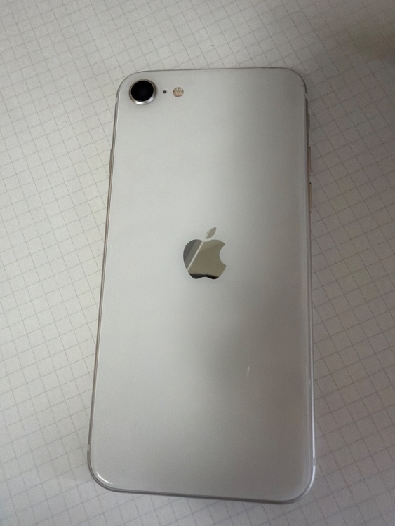 iPhone SE (第 2 世代) 128GB au（スマホ）の商品画像 - 査定依頼日：2026年3月29日 - 最高査定価格：12,000円