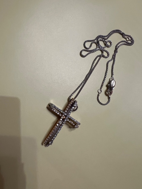 ダミアーニ十字架ネックレス（宝石）の商品画像 - 査定依頼日：2025年9月3日 - 最高査定価格：200,000円