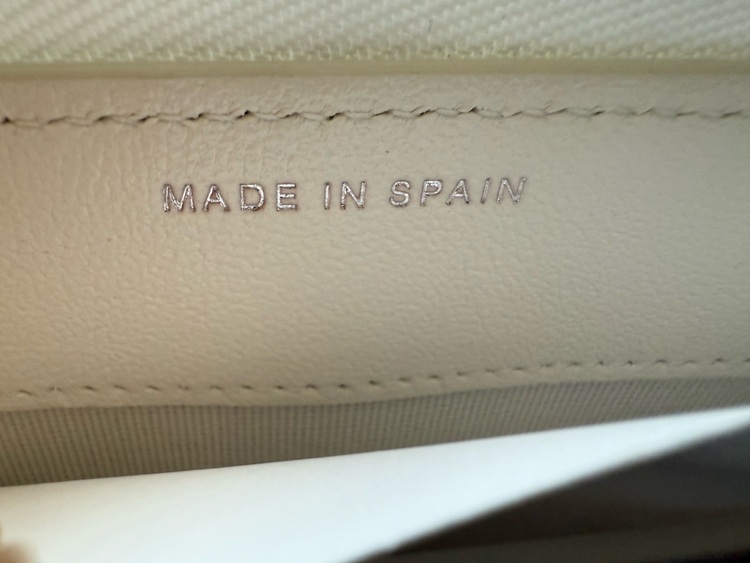 ラムスキン長財布（ブランド財布・小物）の商品画像 - 査定依頼日：2025年6月30日 - 最高査定価格：80,000円