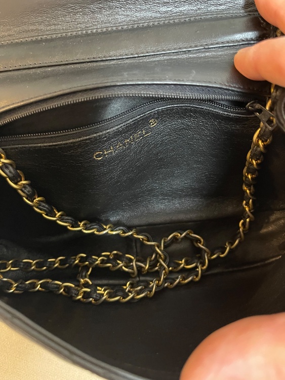 台形　マトラッセ（ブランドバッグ）の商品画像 - 査定依頼日：2026年3月23日 - 最高査定価格：140,000円