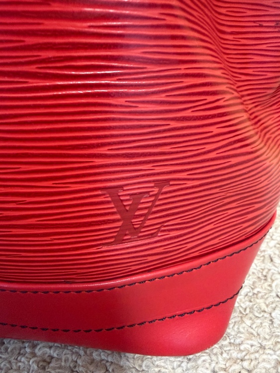 ルイヴィトン エピ （ブランドバッグ）の商品画像 - 査定依頼日：2026年2月15日 - 最高査定価格：50,000円