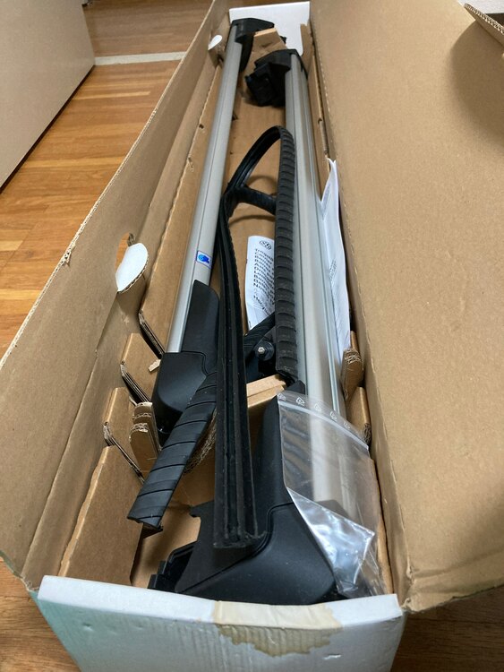 フォルクスワーゲン　ルーフラック　ティグアン用純正（カー用品）の商品画像 - 査定依頼日：2025年3月16日 - 最高査定価格：3,500円