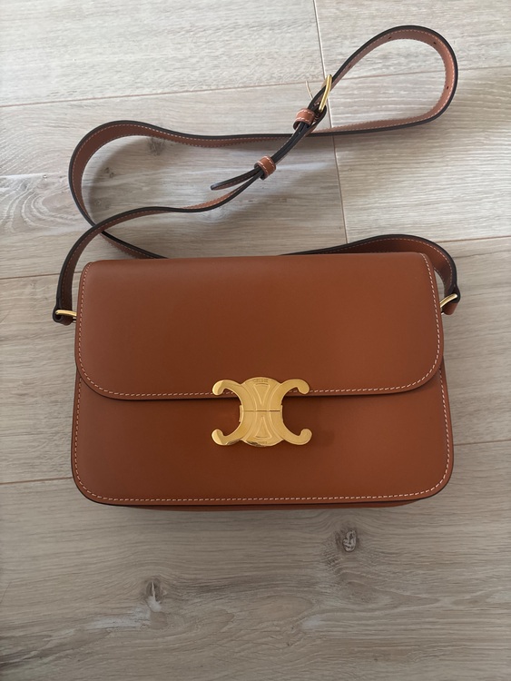 トリオンフ（ブランドバッグ）の商品画像 - 査定依頼日：2025年6月7日 - 最高査定価格：250,000円