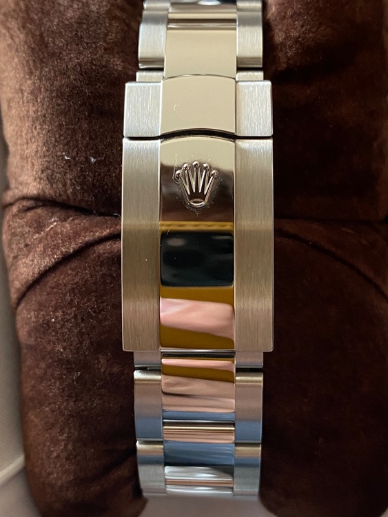 デイトジャスト41 ミントグリーン　フルテッドベゼル　オイスターブレス（高級時計）の商品画像 - 査定依頼日：2025年9月11日 - 最高査定価格：2,150,000円