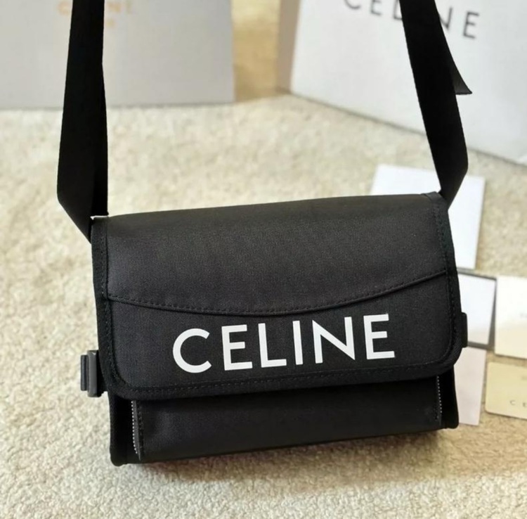 セリーヌ　ショルダーバッグ（ブランドバッグ）の商品画像 - 査定依頼日：2025年7月24日 - 最高査定価格：150,000円