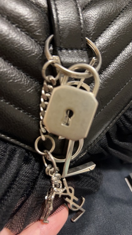 イブサンローラン  （ブランドバッグ）の商品画像 - 査定依頼日：2025年9月19日 - 最高査定価格：100,000円