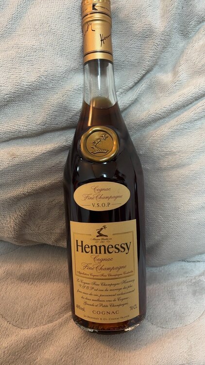 ヘネシーVSOP（お酒）の商品画像 - 査定依頼日：2025年3月15日 - 最高査定価格：7,500円