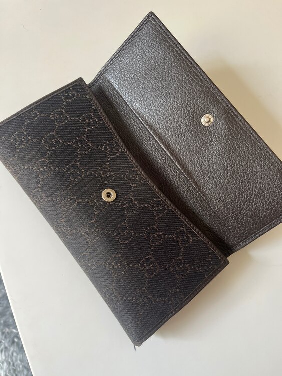 財布（ブランド財布・小物）の商品画像 - 査定依頼日：2025年5月7日 - 最高査定価格：4,000円