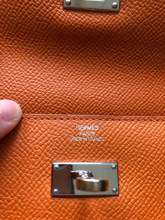 ケリーウォレット（ブランド財布・小物）の商品画像 - 査定依頼日：2025年9月10日 - 最高査定価格：100,000円