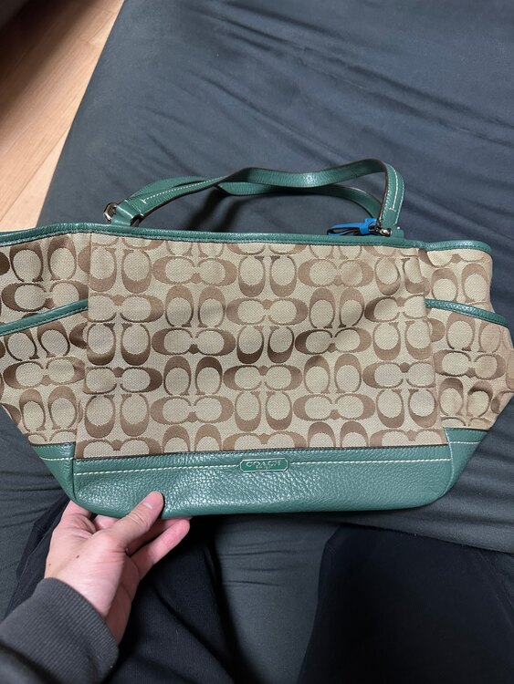 COACH F23297（ブランドバッグ）の商品画像 - 査定依頼日：2025年3月19日 - 最高査定価格：2,000円