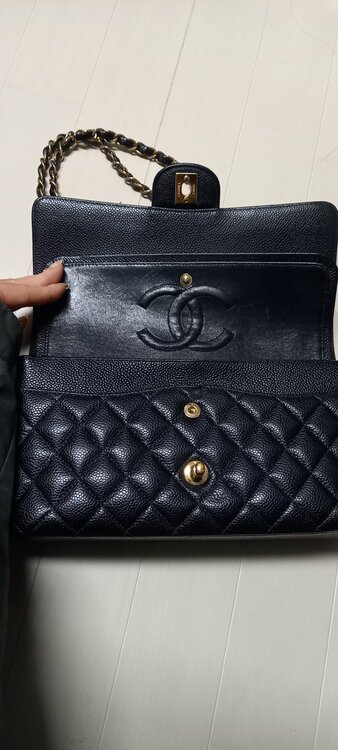 マトラッセ　キャビアスキン（ブランドバッグ）の商品画像 - 査定依頼日：2026年3月10日 - 最高査定価格：630,000円