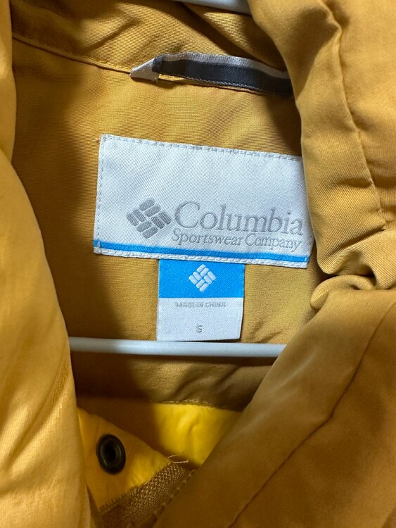 コロンビア　ダウンジャケット（古着・ファッション）の商品画像 - 査定依頼日：2025年1月23日 - 最高査定価格：1,000円