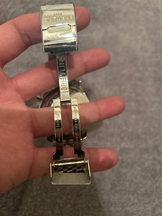 ブライトリング ナビタイマー A242G71N（高級時計）の商品画像 - 査定依頼日：2025年10月27日 - 最高査定価格：550,000円