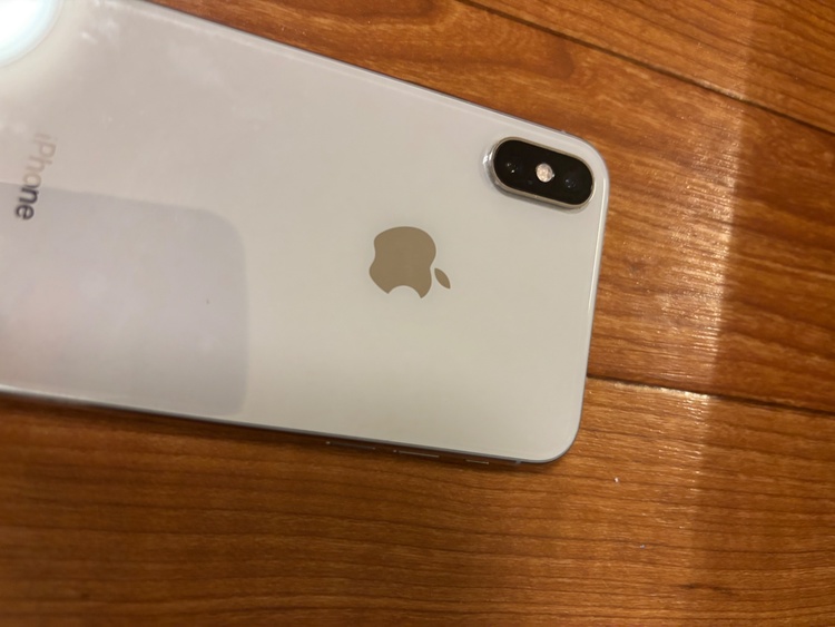 iPhoneXS 64GB Softbank（スマホ）の商品画像 - 査定依頼日：2026年4月30日 - 最高査定価格：15,000円