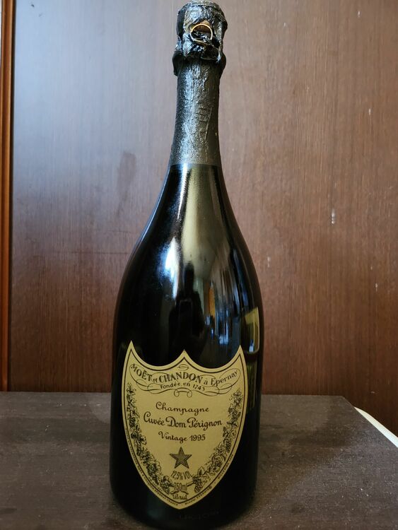 シャンパン ドン・ペリニヨン （お酒）の商品画像 - 査定依頼日：2025年7月26日 - 最高査定価格：19,500円