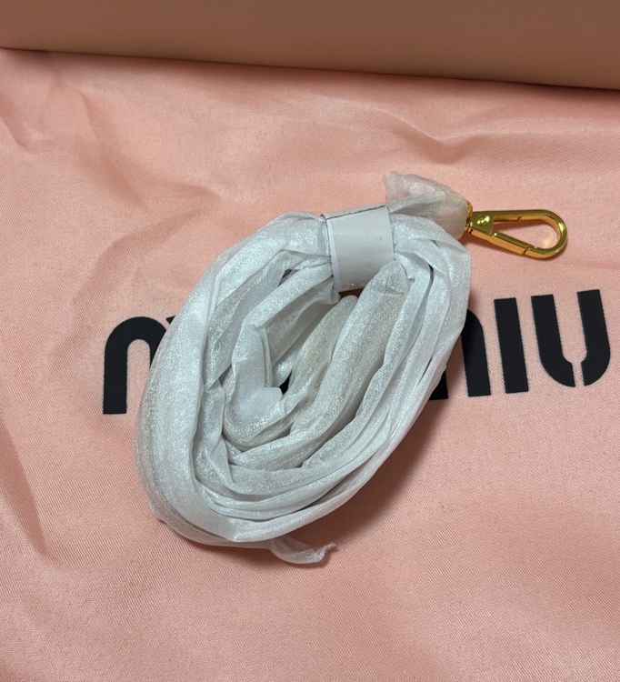 ミュウミュウ  （ブランドバッグ）の商品画像 - 査定依頼日：2025年9月20日 - 最高査定価格：146,000円