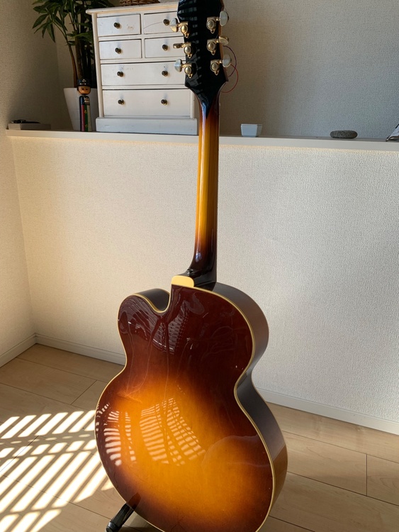 Epiphone Emperor 70年代製（ピアノ・楽器・PA機材）の商品画像 - 査定依頼日：2026年10月7日 - 最高査定価格：150,000円