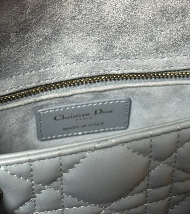 レディディオール（ブランドバッグ）の商品画像 - 査定依頼日：2025年2月28日 - 最高査定価格：400,000円