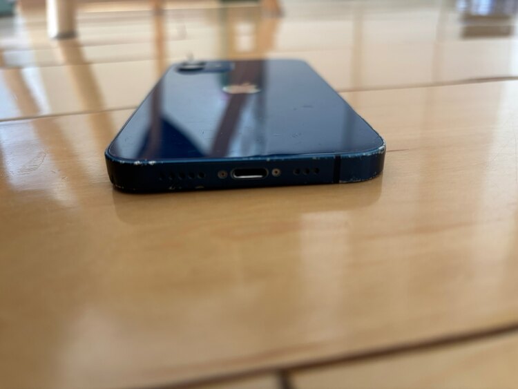 iPhone 12 128GB docomo（スマホ）の商品画像 - 査定依頼日：2025年2月1日 - 最高査定価格：37,000円