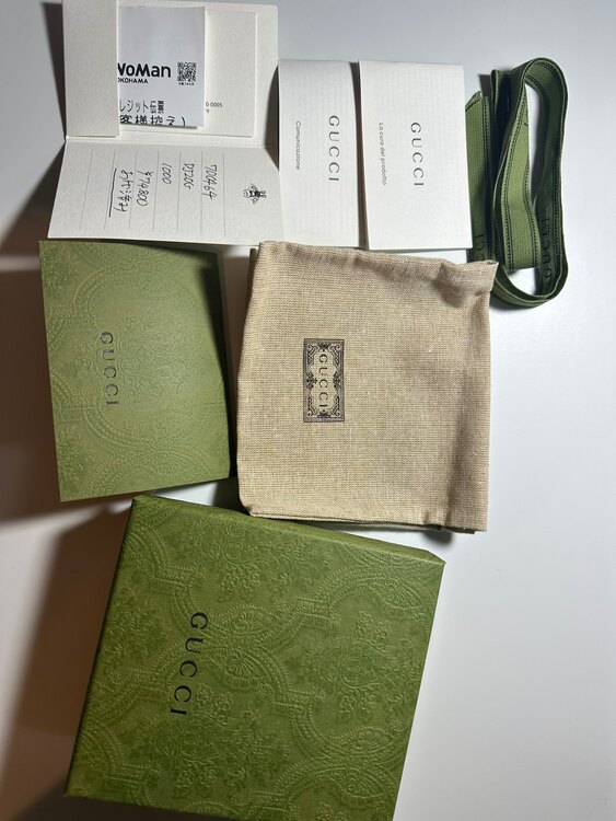 ネオヴィンテージGG スプリーム カードケース　597557　イエロー（ブランド財布・小物）の商品画像 - 査定依頼日：2025年4月18日 - 最高査定価格：20,000円