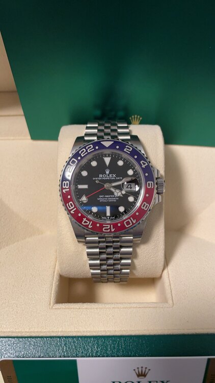 ロレックス GMTマスター べ（高級時計）の商品画像 - 査定依頼日：2025年2月20日 - 最高査定価格：3,100,000円
