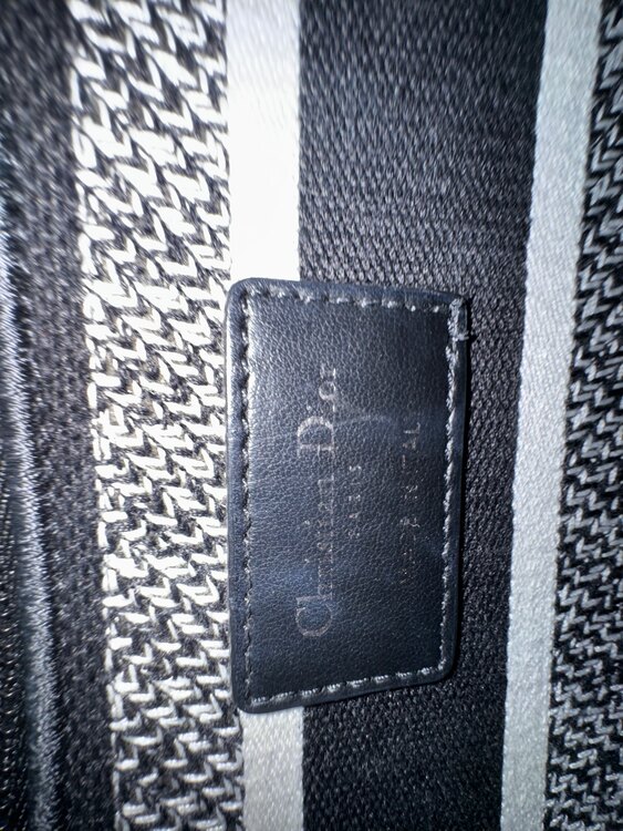 レディディオール（ブランドバッグ）の商品画像 - 査定依頼日：2025年2月6日 - 最高査定価格：280,000円