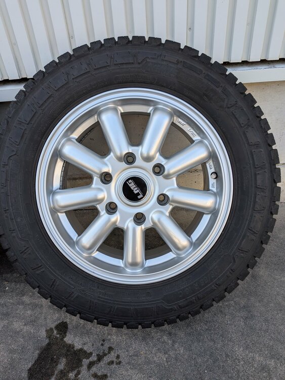 ハイエースバン215/65R16ミシュランオールシーズンタイヤ（カー用品）の商品画像 - 査定依頼日：2026年3月15日 - 最高査定価格：10,000円