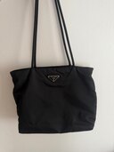 プラダ  （ブランドバッグ）の商品画像 - 査定依頼日：2025年3月27日 - 最高査定価格：20,000円