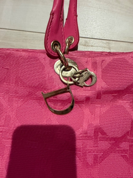 わかりません。（ブランドバッグ）の商品画像 - 査定依頼日：2026年2月22日 - 最高査定価格：40,000円