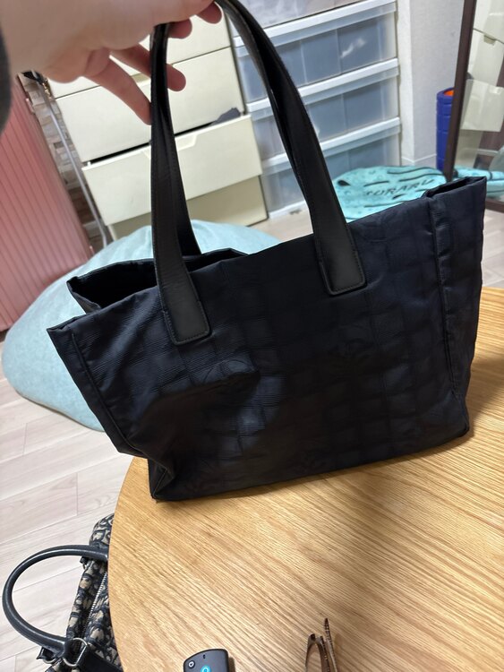ニュートラベルトート（ブランドバッグ）の商品画像 - 査定依頼日：2025年2月3日 - 最高査定価格：60,000円
