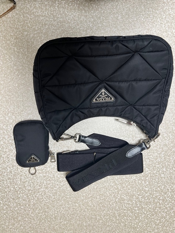 プラダ  （ブランドバッグ）の商品画像 - 査定依頼日：2025年8月27日 - 最高査定価格：170,000円