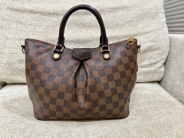 ダミエ　シエナ（ブランドバッグ）の商品画像 - 査定依頼日：2026年4月28日 - 最高査定価格：125,000円