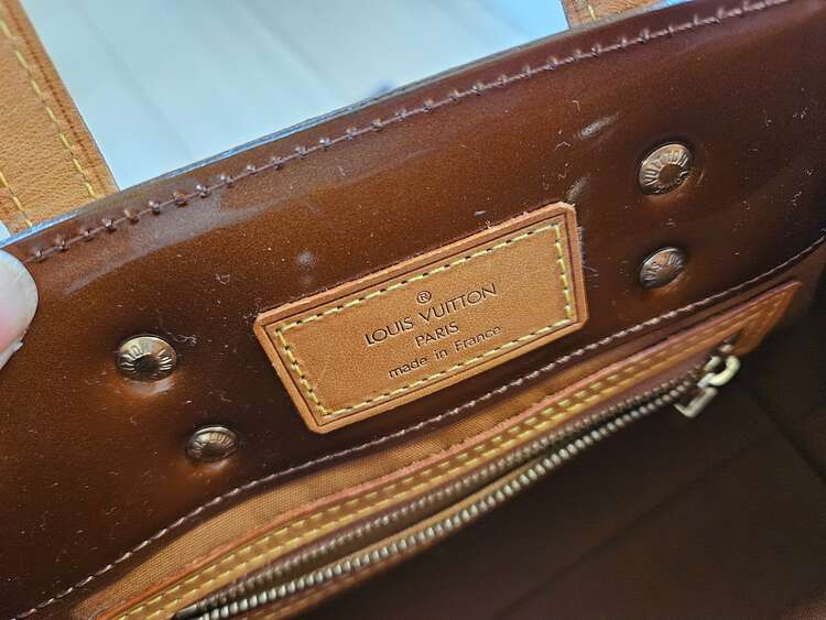 ヴェルニ　リードpm（ブランドバッグ）の商品画像 - 査定依頼日：2025年1月11日 - 最高査定価格：13,000円