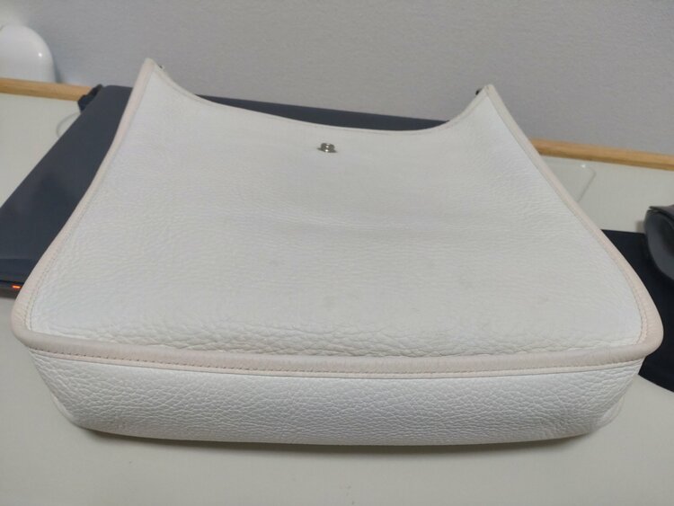 エルメス　エブリン　白　PM（ブランドバッグ）の商品画像 - 査定依頼日：2026年3月2日 - 最高査定価格：180,000円