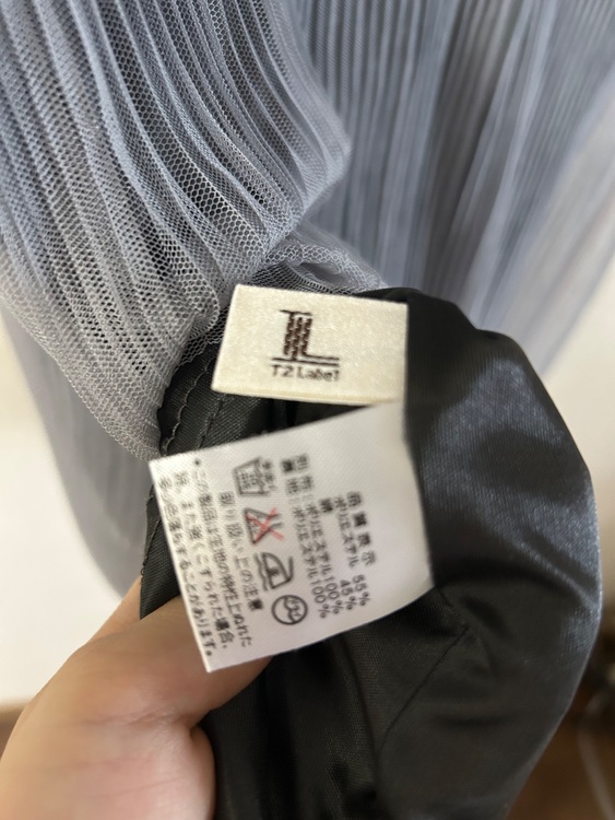 膝丈ワンピース　グレー　プリーツレース（古着・ファッション）の商品画像 - 査定依頼日：2025年8月13日 - 最高査定価格：100円