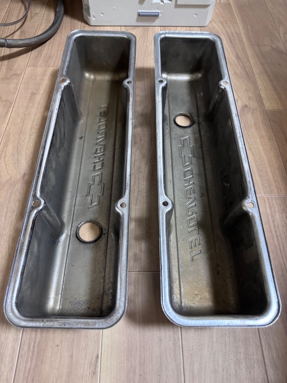 CHEVROLET シボレー バルブカバー クローム 2個セット（カー用品）の商品画像 - 査定依頼日：2026年4月10日 - 最高査定価格：5,000円