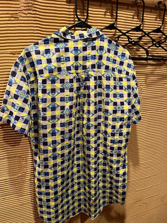 シャツ（古着・ファッション）の商品画像 - 査定依頼日：2023年10月18日