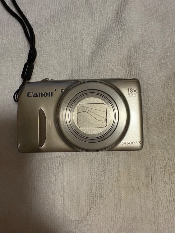 160 MEGA PIXELS（カメラ）の商品画像 - 査定依頼日：2025年11月24日 - 最高査定価格：21,000円