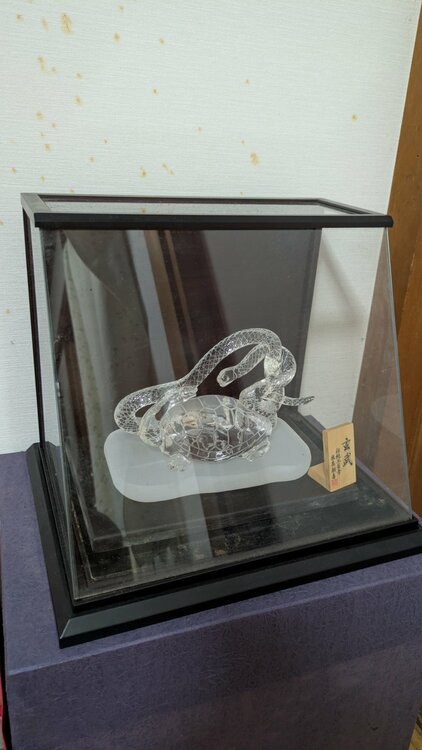 玄武 水晶美術工芸品（美術品・骨董品）の商品画像 - 査定依頼日：2026年7月23日 - 最高査定価格：3,000円