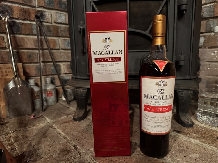 カスクストレングス（お酒）の商品画像 - 査定依頼日：2026年2月13日 - 最高査定価格：90,000円