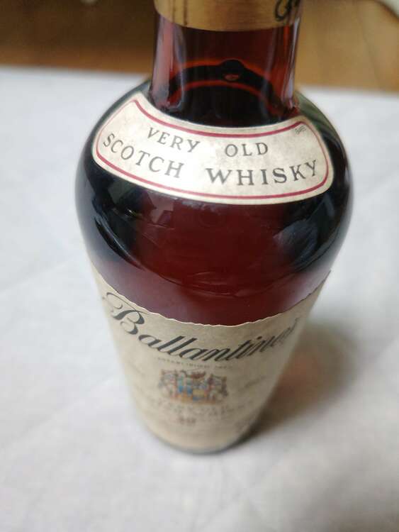 バランタイン30（お酒）の商品画像 - 査定依頼日：2025年3月26日 - 最高査定価格：26,000円